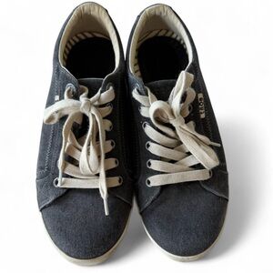 Taos Star Women’s Canvas Sneaker (9W)